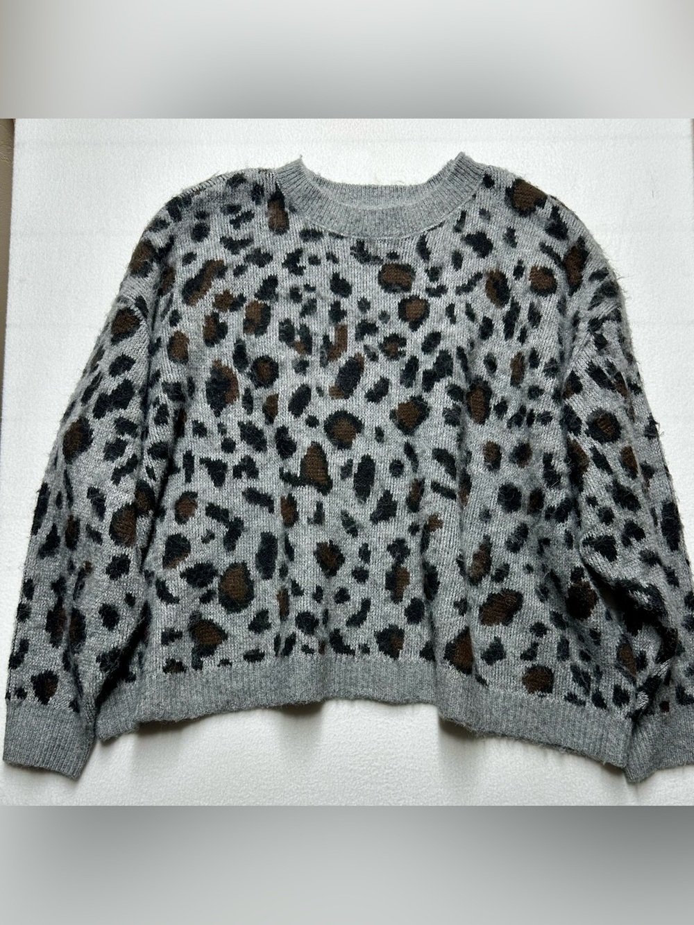 a.n.a Women’s 1X Leopard Dolman Sleeve Sweater – Soft Knit Pullover